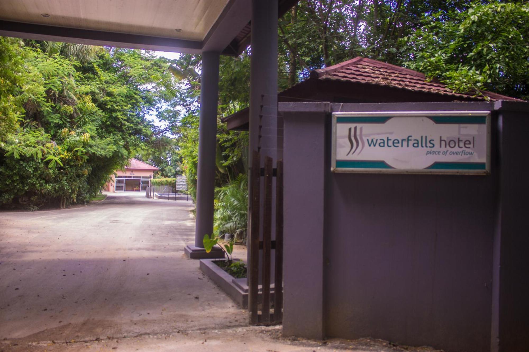 Waterfalls Hotel Lusaka Extérieur photo