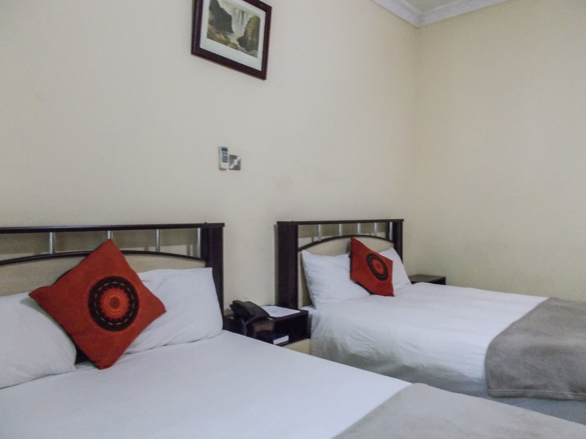 Waterfalls Hotel Lusaka Extérieur photo