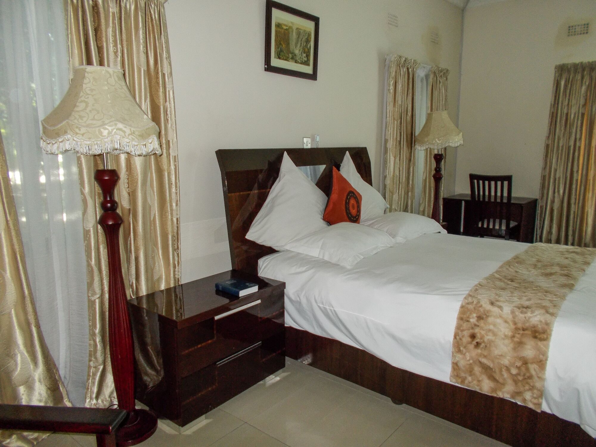 Waterfalls Hotel Lusaka Extérieur photo