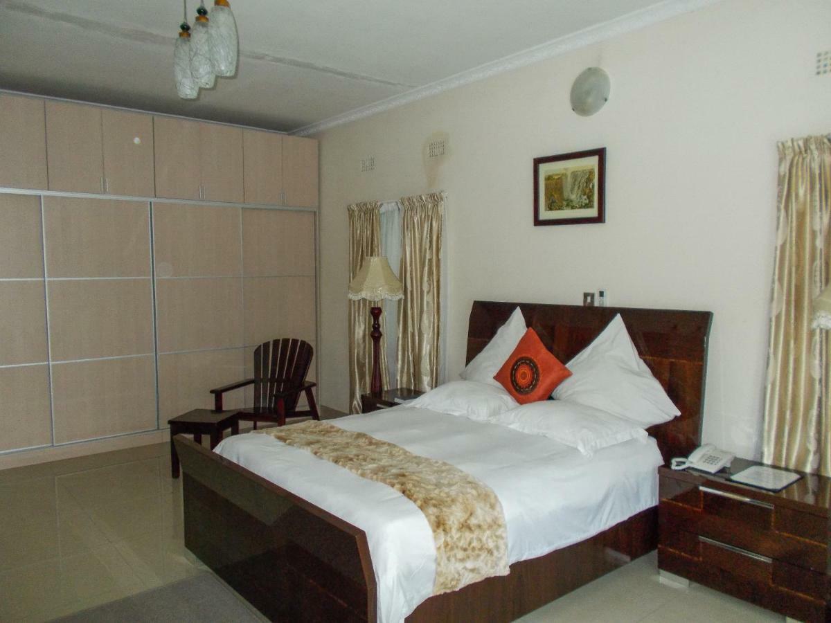Waterfalls Hotel Lusaka Extérieur photo