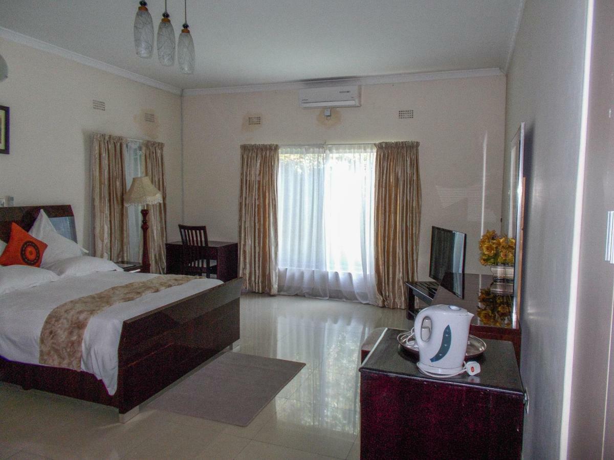 Waterfalls Hotel Lusaka Extérieur photo